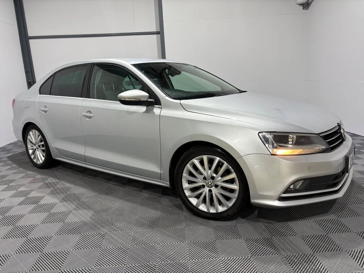 2016 Volkswagen Jetta Highline 2.0 TDi Manual - Image 1