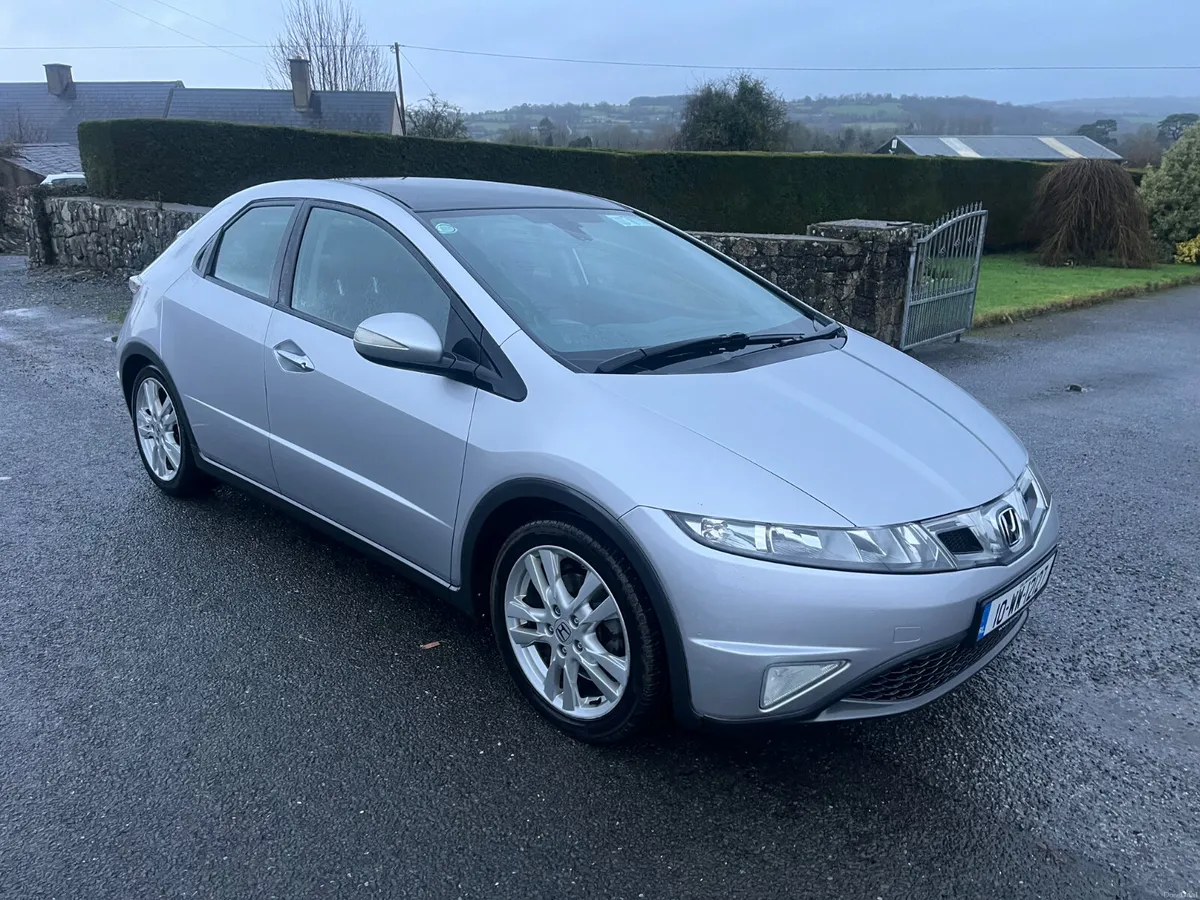 Honda Civic 2010 automatic - Image 1