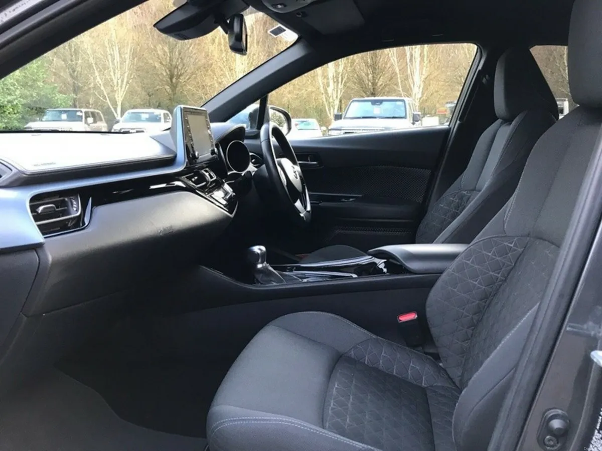 Toyota C-HR HYBRID SPORT BI-TONE - GRANDONS - Image 6