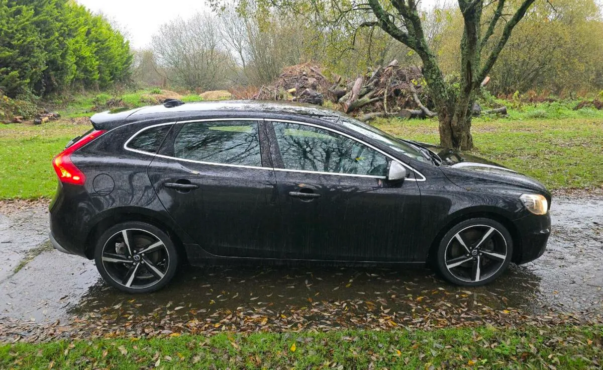 2014 Volvo V40 R-DESIGN 2.0d New NCT - Image 2