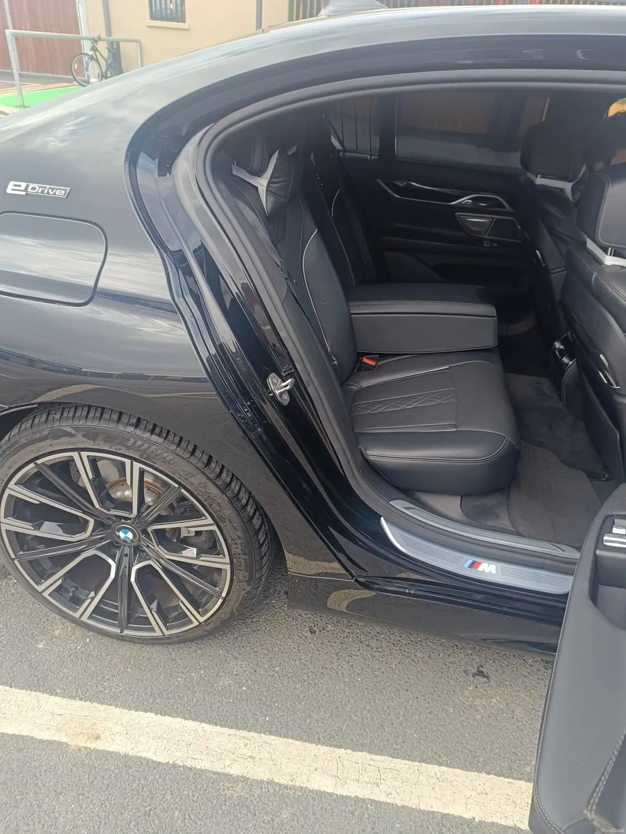 BMW 7-Series 2017 - Image 4