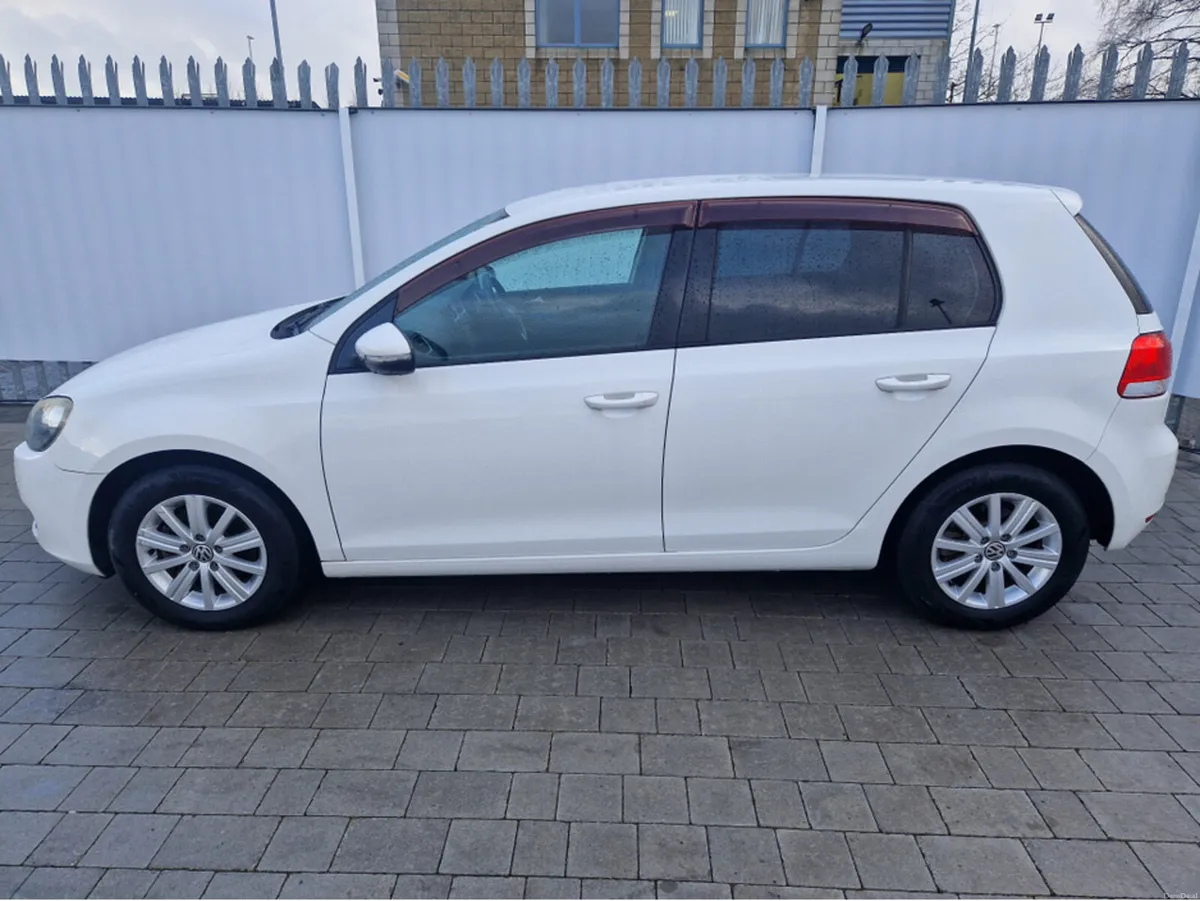 Volkswagen Golf 1.2 PETROL AUTO - Image 4