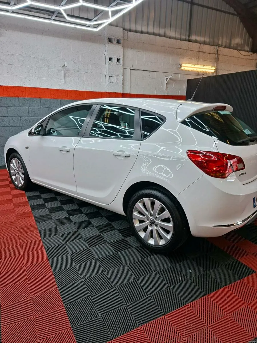 Astra 1.6 diesel 6speed manual nct and tax - Image 2