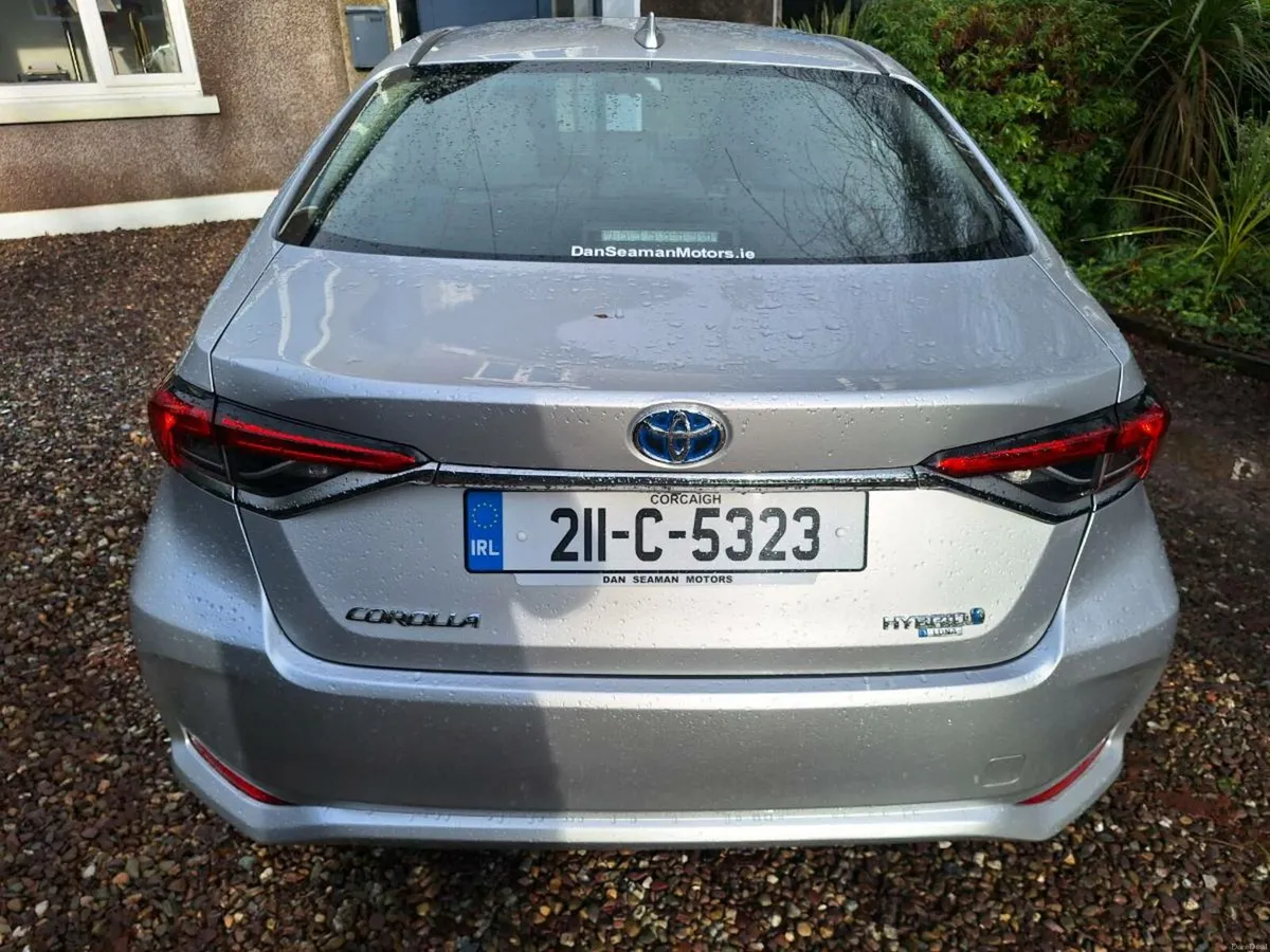 Toyota Corolla Hybrid Luna Automatic - Image 2