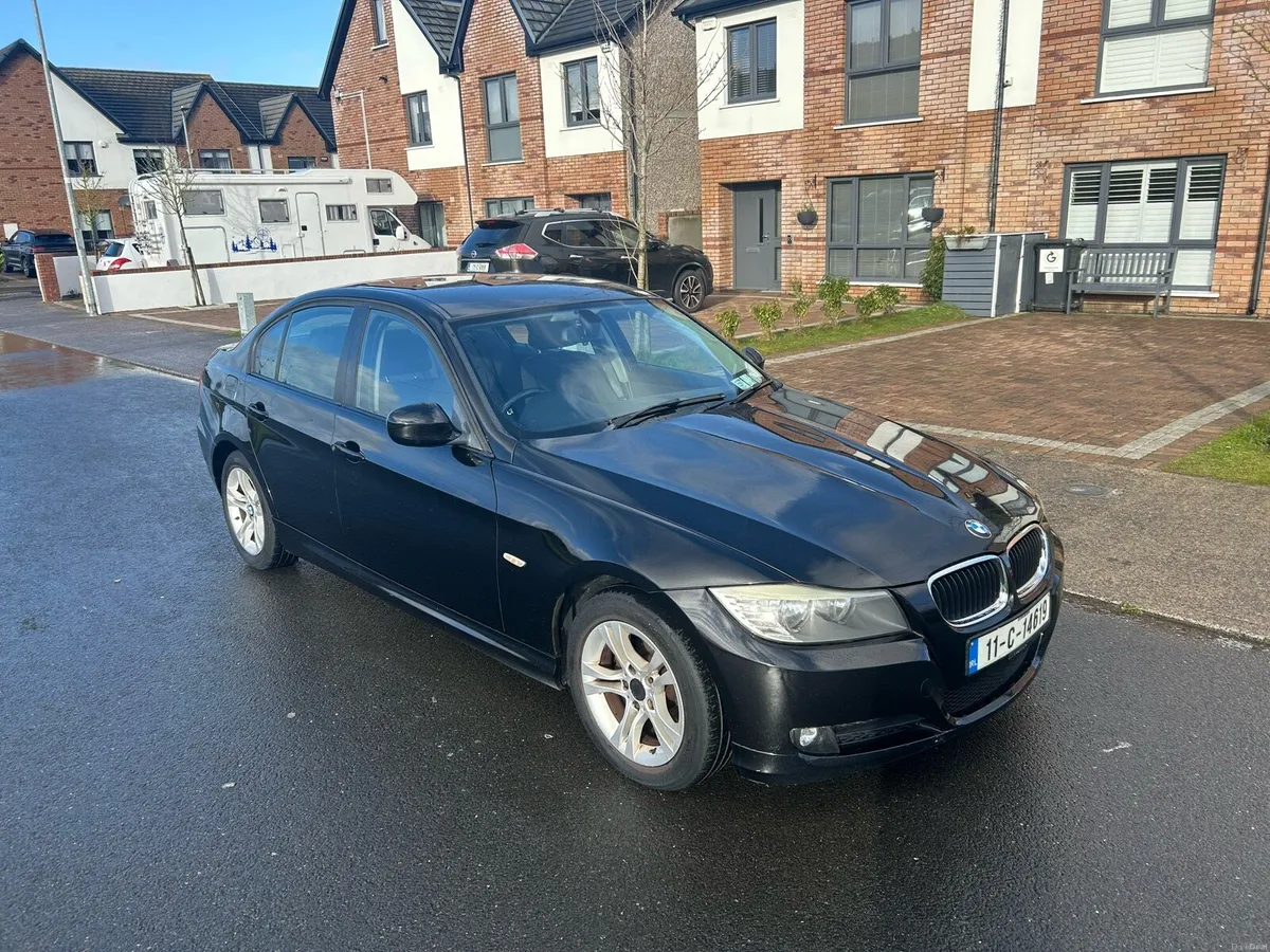 11 BMW 318D ES €3,950 - Image 1