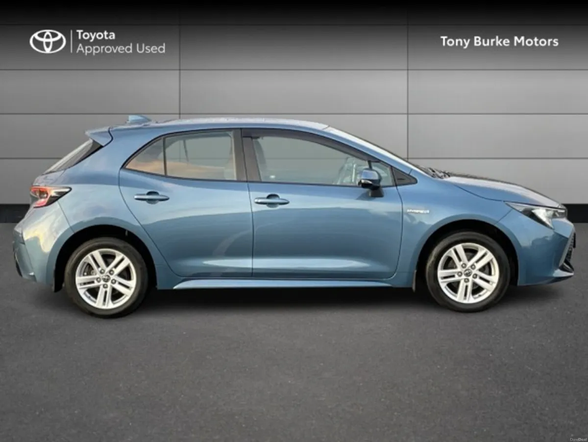 Toyota Corolla Hatchback 5dr Hybrid - Luna Edition - Image 3
