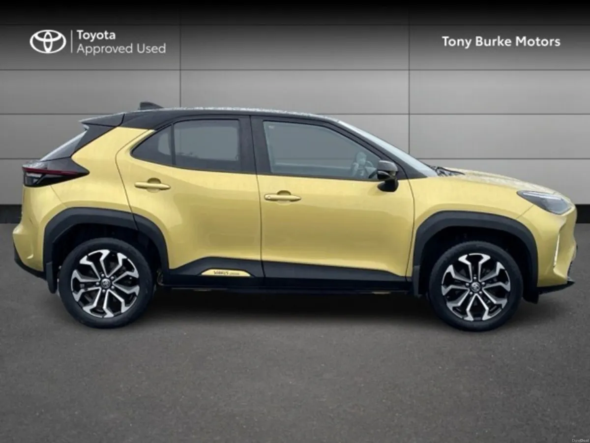 Toyota Yaris Cross LunaSport - BiTone - 1.5 Hybrid - Image 3