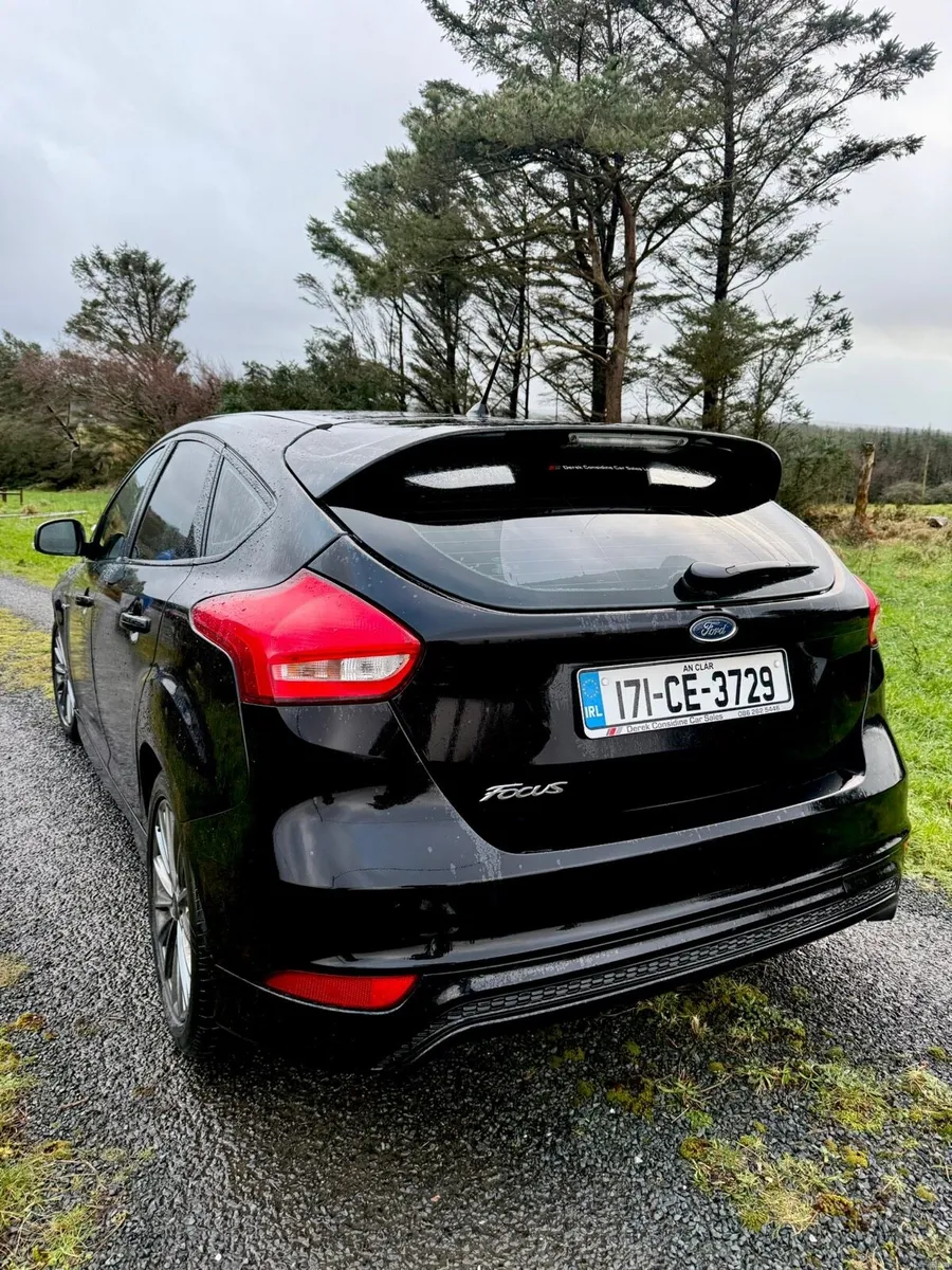 2017 Ford Focus ST Line 1.5 - Image 4