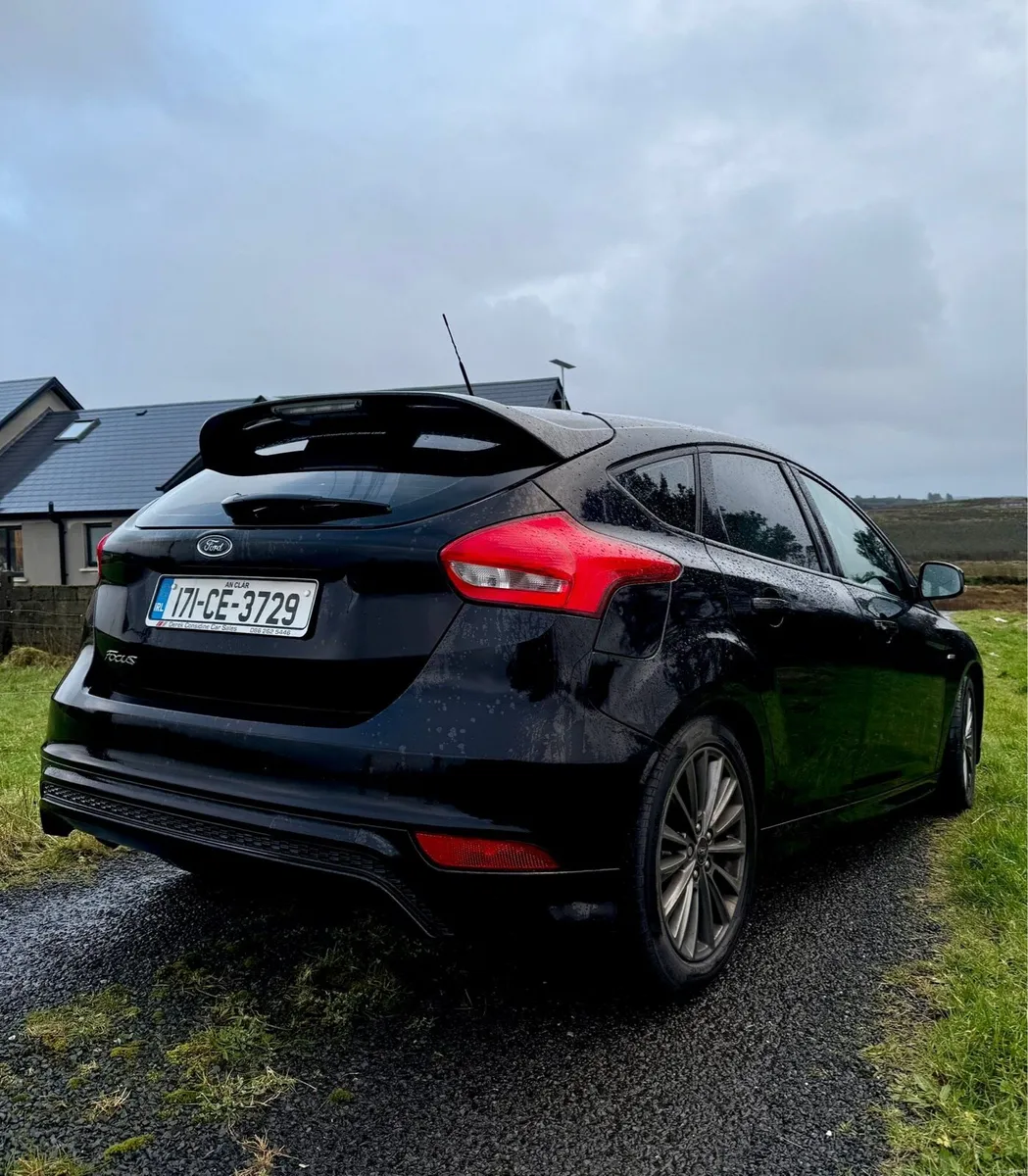2017 Ford Focus ST Line 1.5 - Image 3
