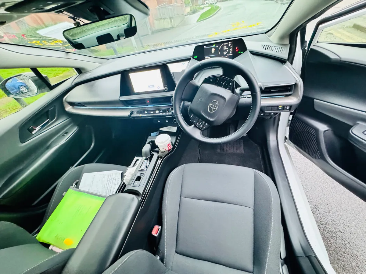 242 Toyota Prius Auto Hybrid Self Charging Stunner - Image 4