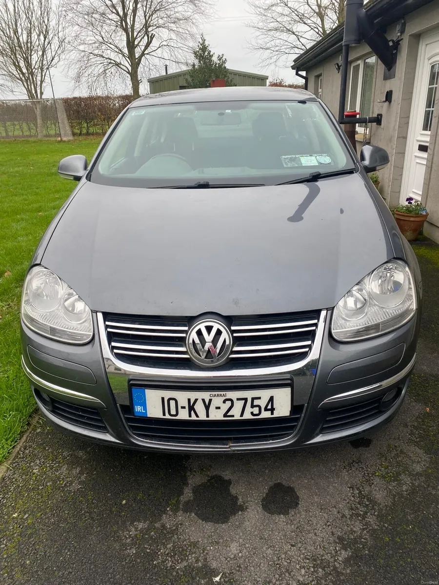 Volkswagen Jetta 2010 - Image 2