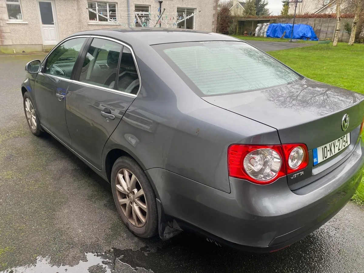 Volkswagen Jetta 2010 - Image 3