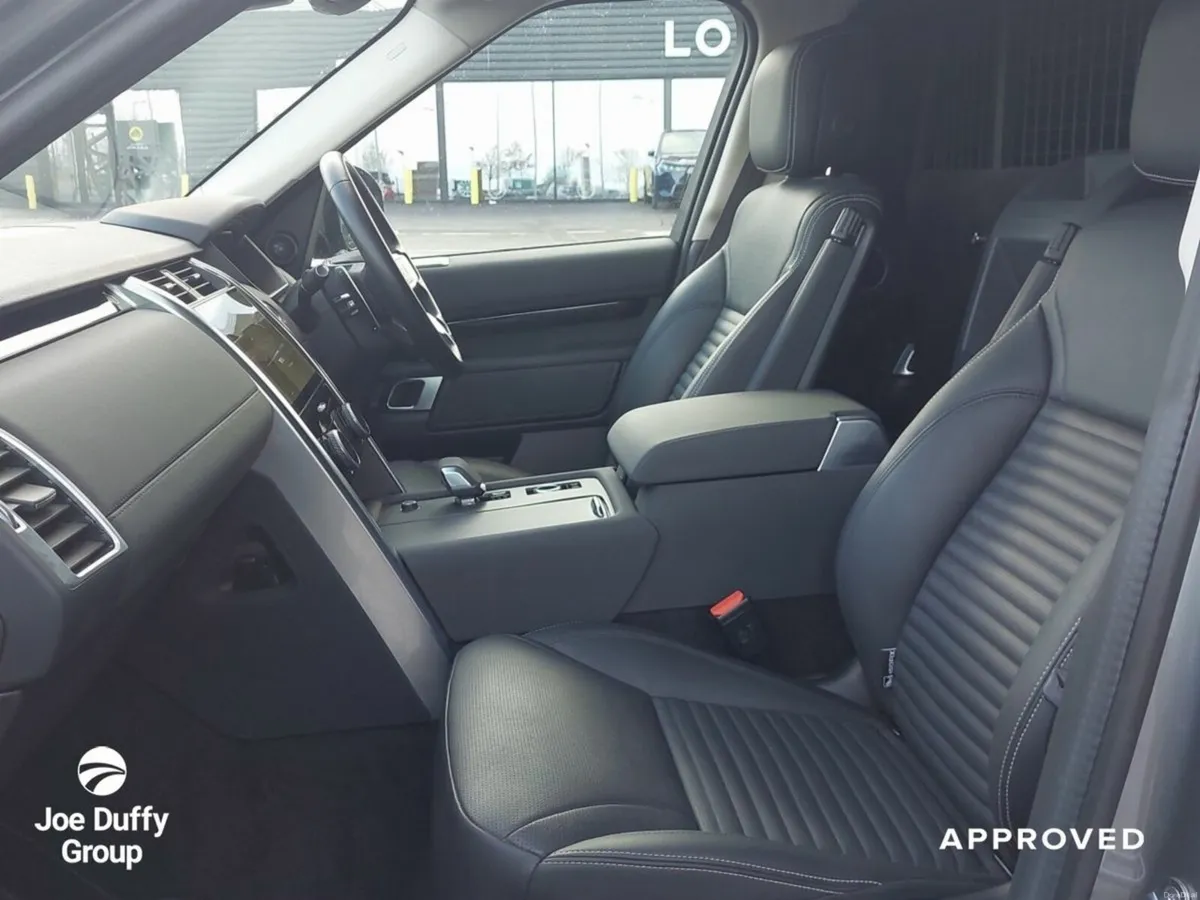 Land Rover Discovery 3.0 SD6 SE D300 - Image 3