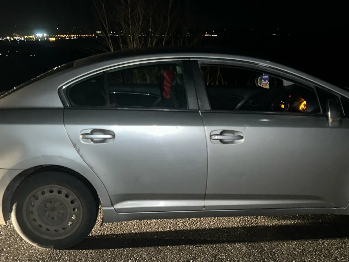 Toyota avensis - Image 3