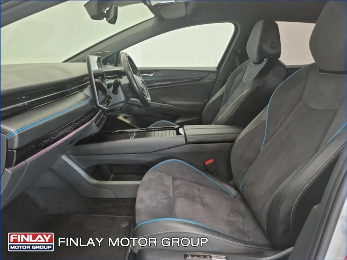 Volkswagen ID.7 PRO 77kWh 286HP - Massage Seats, H - Image 4