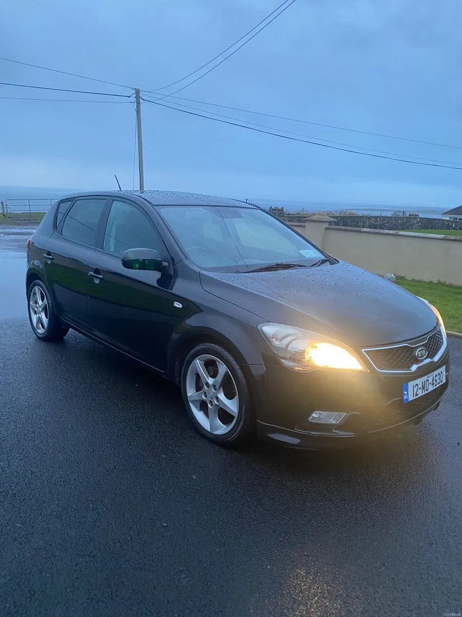 Kia Ceed 2012 AUTOMATIC - Image 1