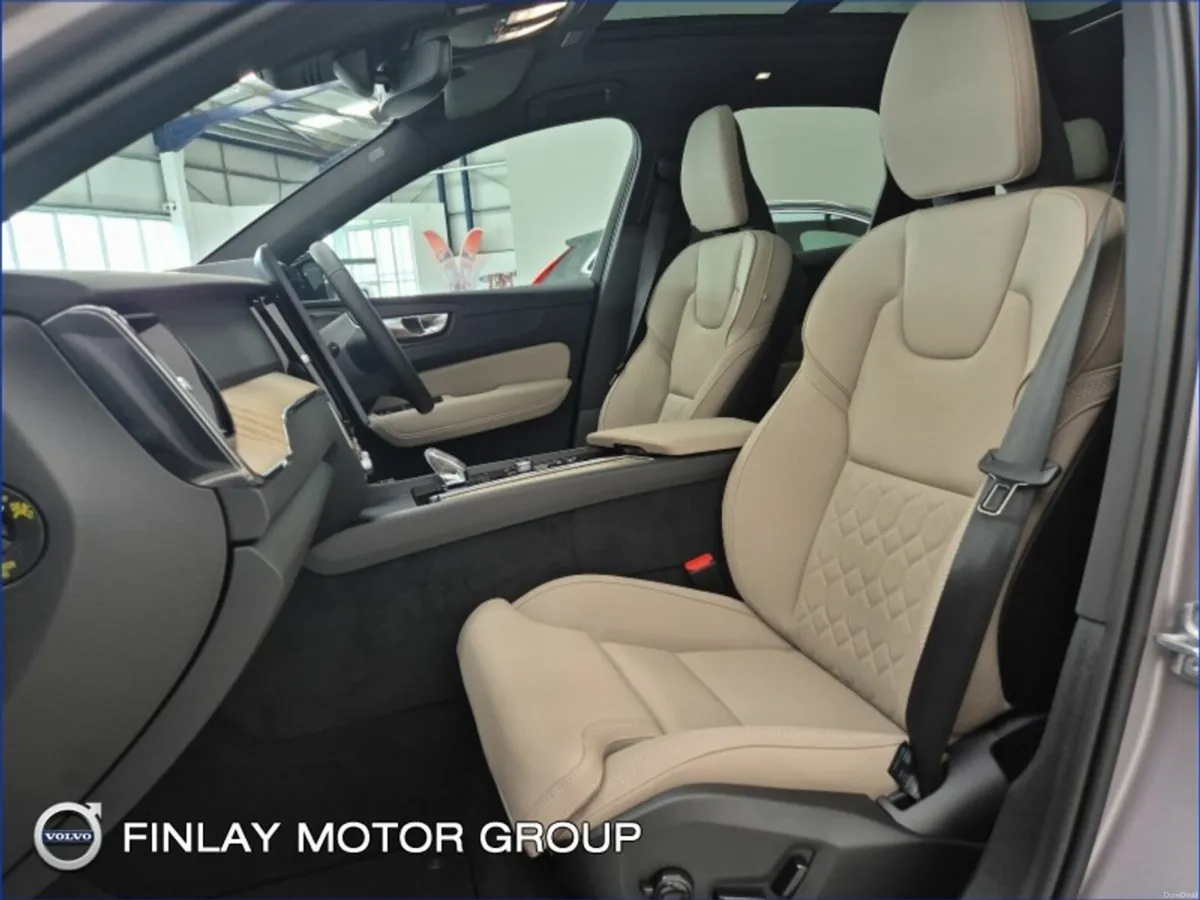 Volvo XC60 Plus Dark PHEV AWD 355HP Demo - Image 4