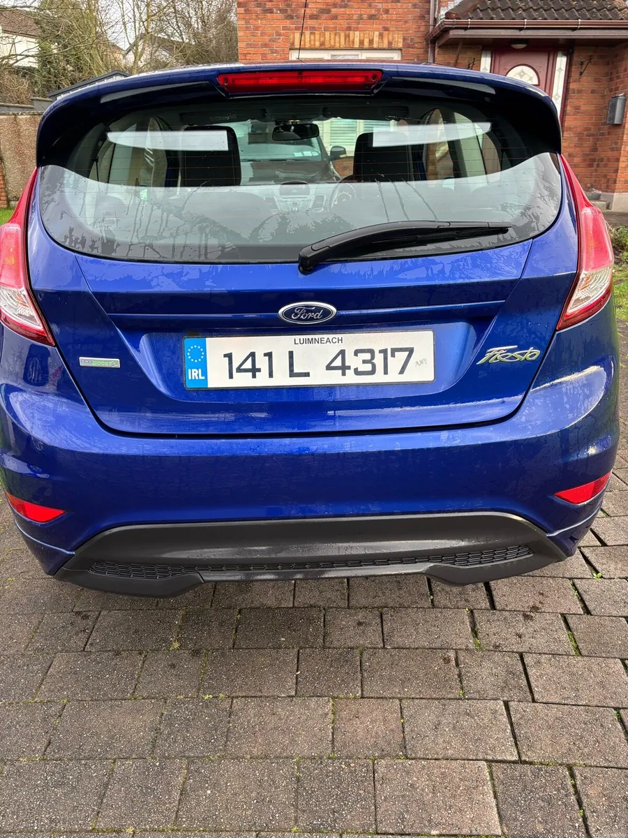 Blue Ford Fiesta Hatchback Ecoboost - Image 2