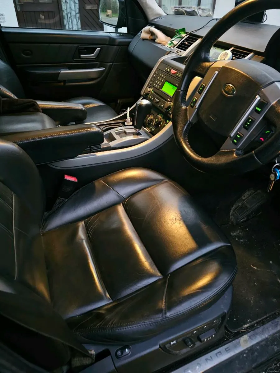 Land Rover Range Rover Sport crew cab. - Image 4