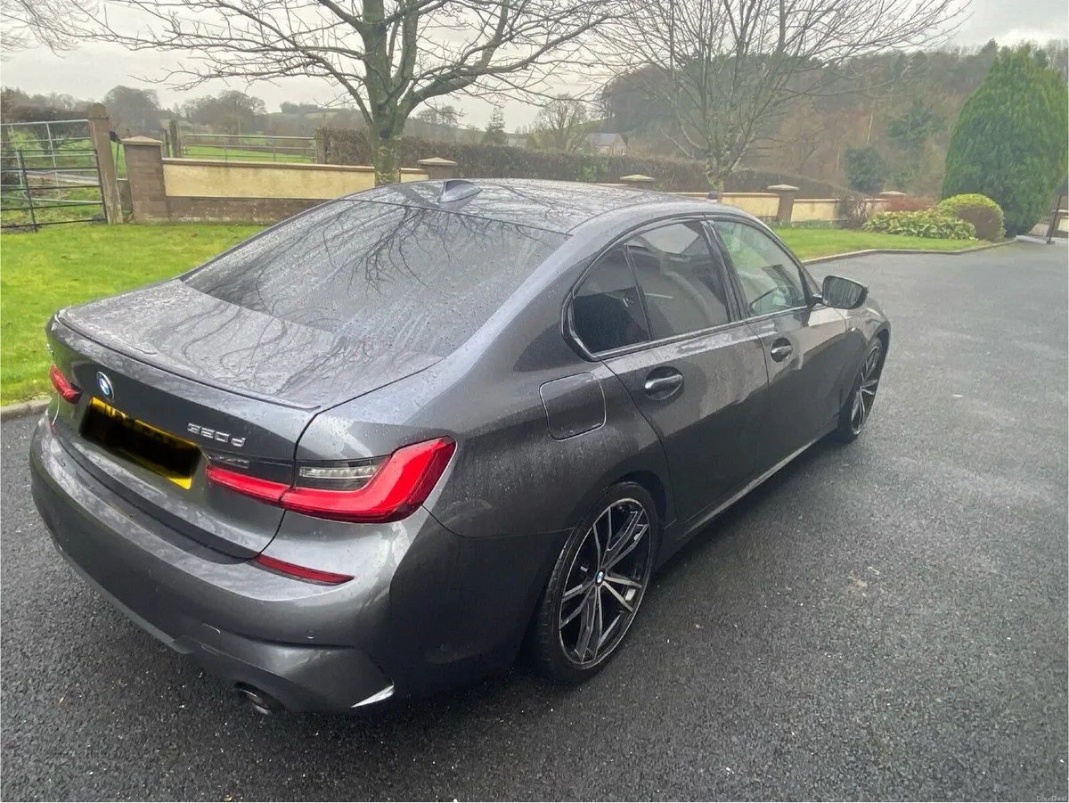 BMW 3-Series 2019 - Image 4