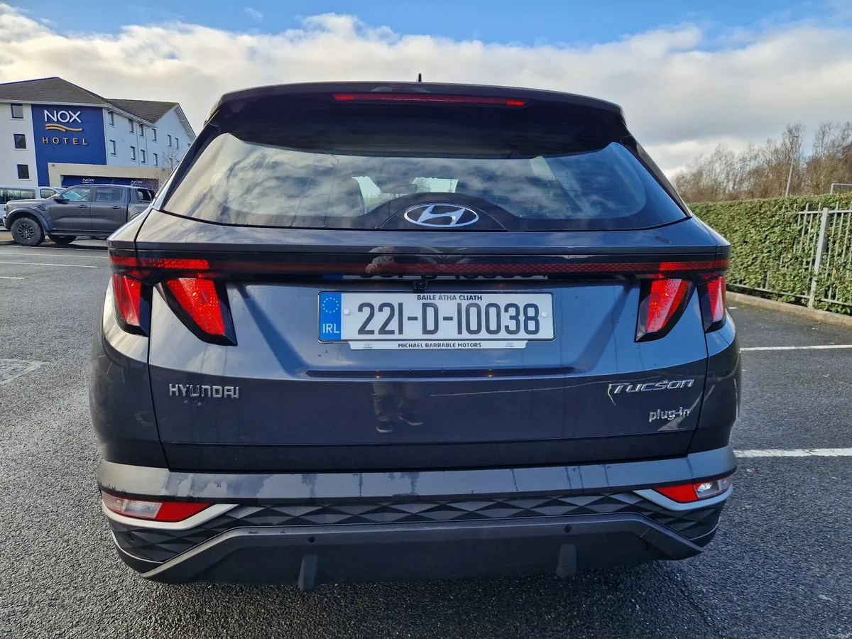 Hyundai Tucson 2022 Plug-In Executive 4WD Auto - Image 4