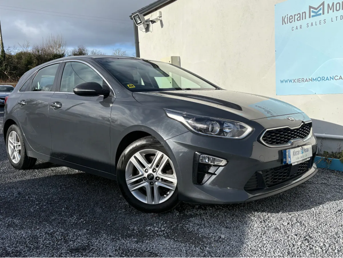 Renault Megane ICONIC 5DR - Image 3