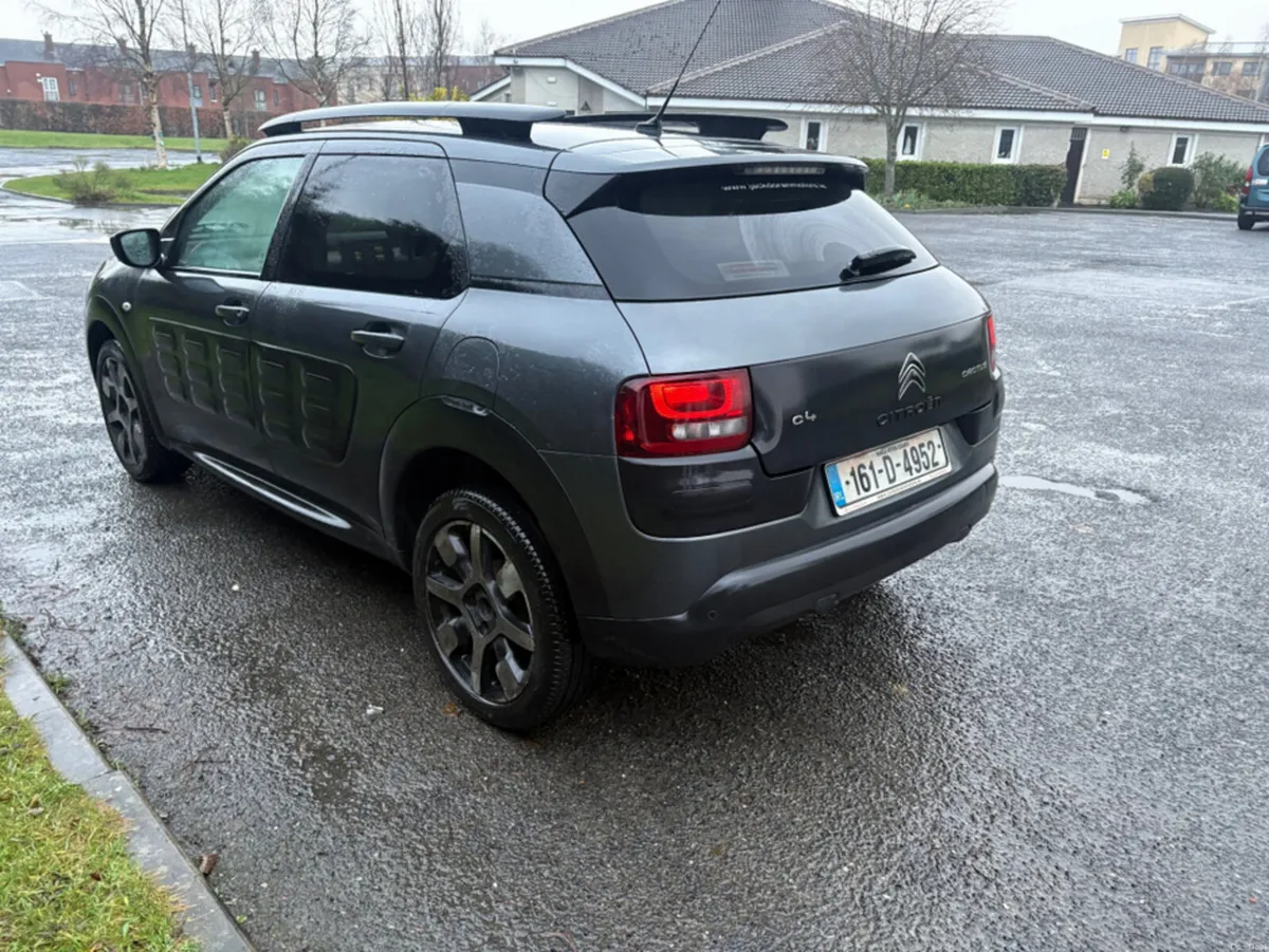 Citroen C4 Cactus BLUEHDI 100 FLAIR MANUAL 4DR - Image 4
