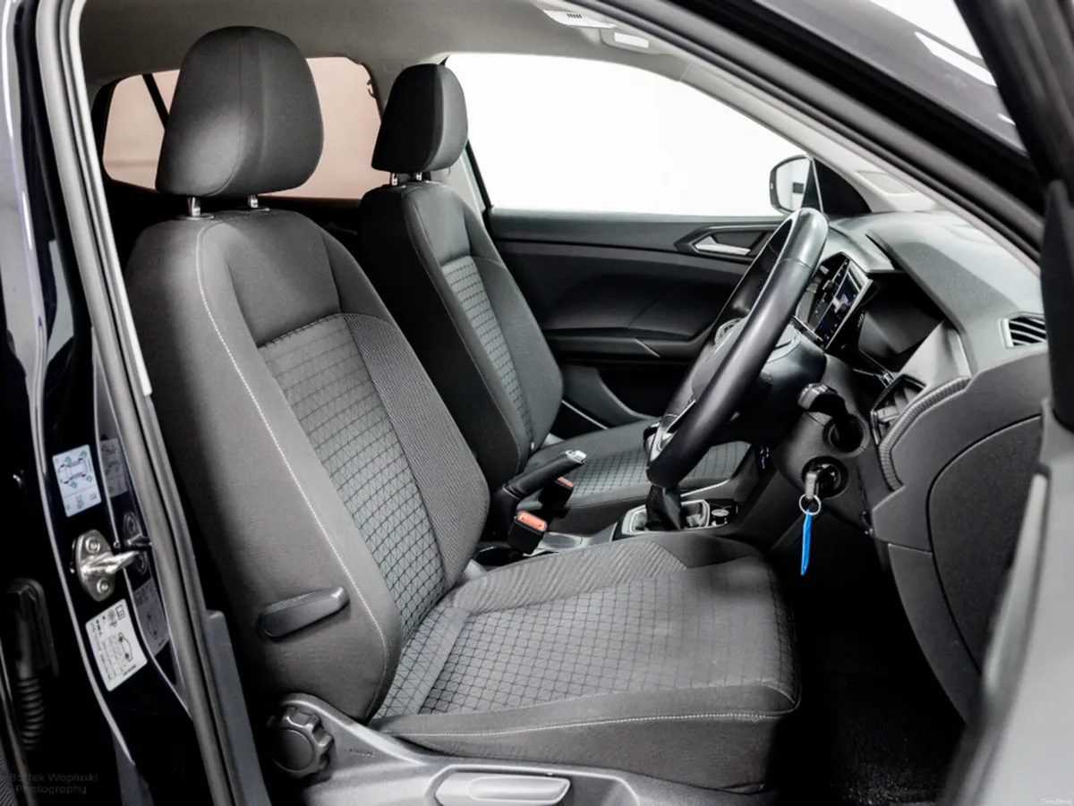 Volkswagen T-Cross Life 1.0 Petrol 95HP - Image 3