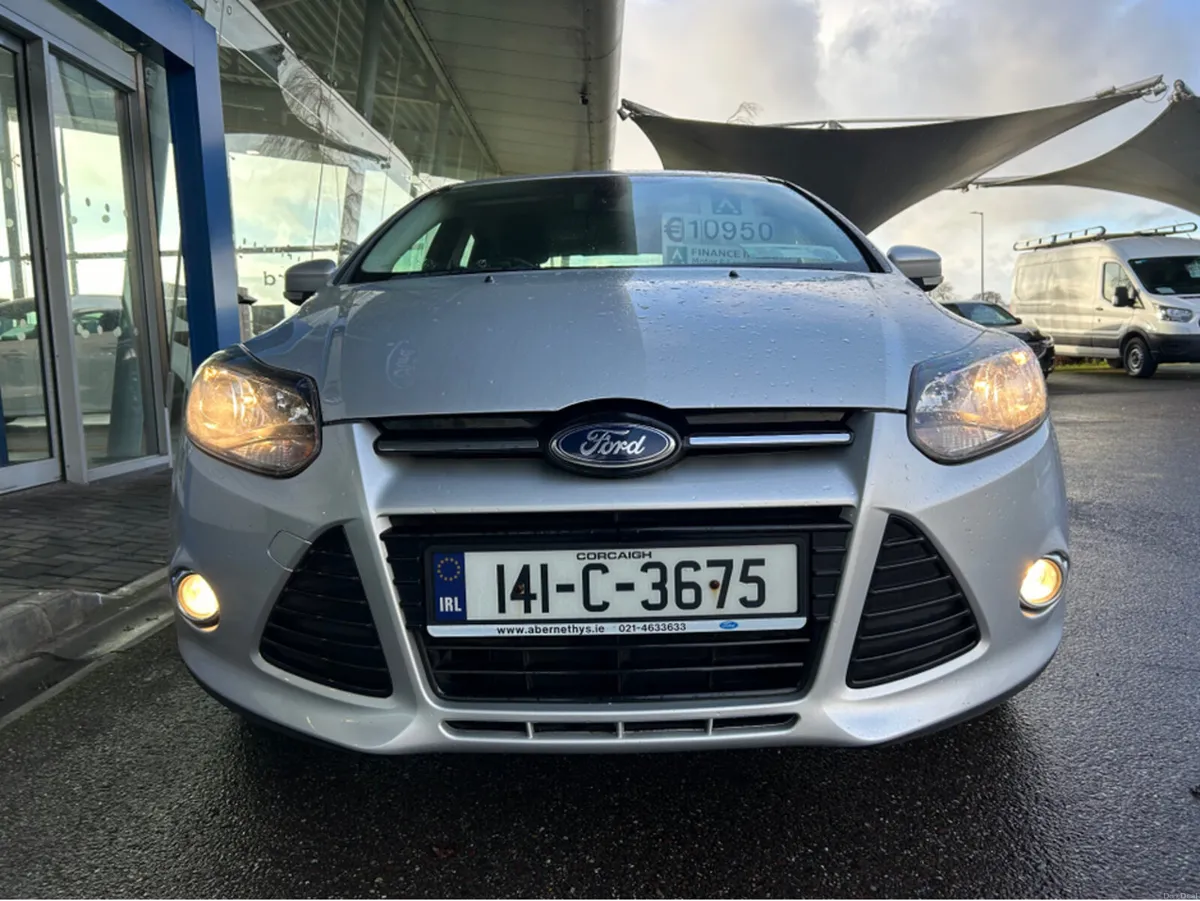 Ford Focus TITANIUM 1.6 TDCI 115PS 4 2014MY - Image 3
