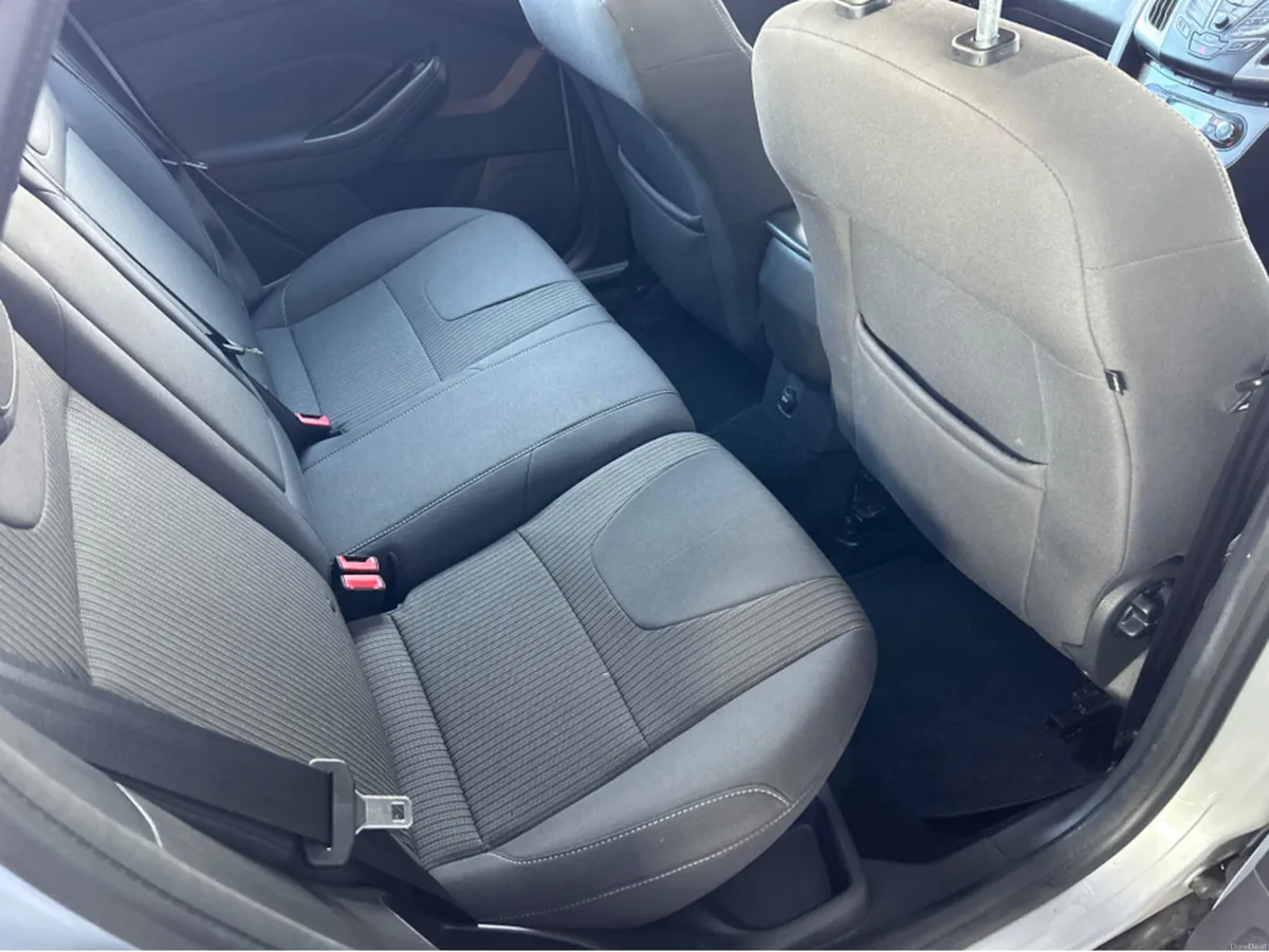 Ford Focus TITANIUM 1.6 TDCI 115PS 4 2014MY - Image 4