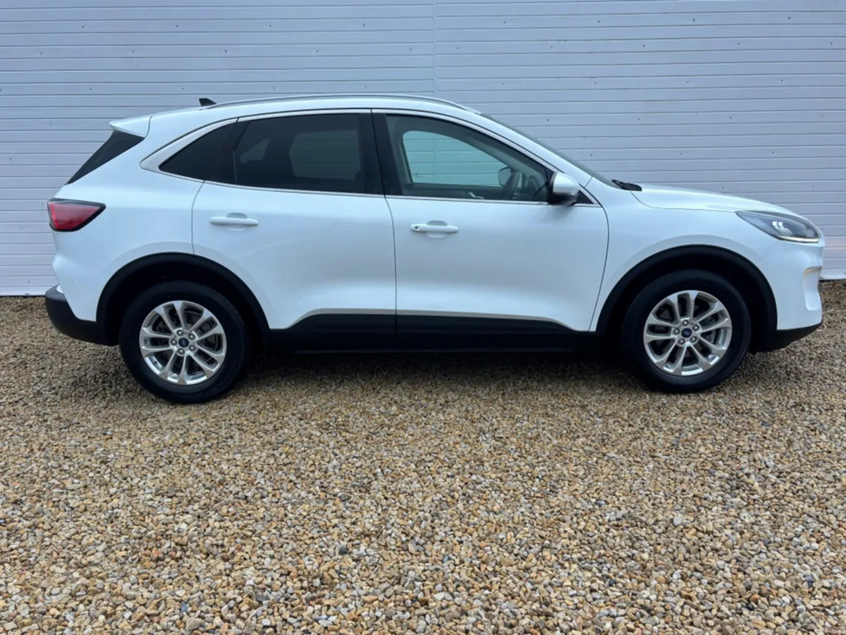 Ford Kuga TITANIUM 5DR 1.5 TD 120 - Image 3