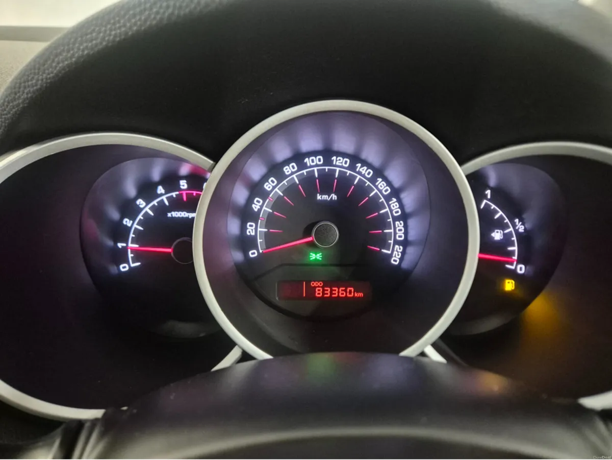 Kia Venga 1.4 EX**REAR SENSORS**LOW KMS**16"" ALLO - Image 5