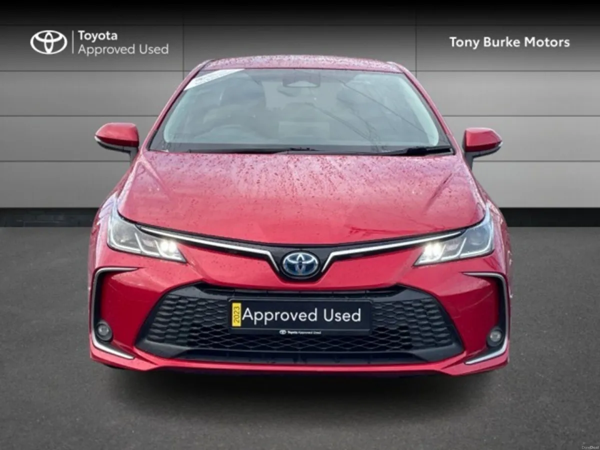 Toyota Corolla Saloon - Luna Edition - 1.8 Hybrid - Image 4