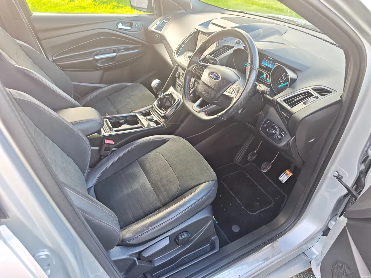 Ford Kuga 2019 ST-Line X - Image 2