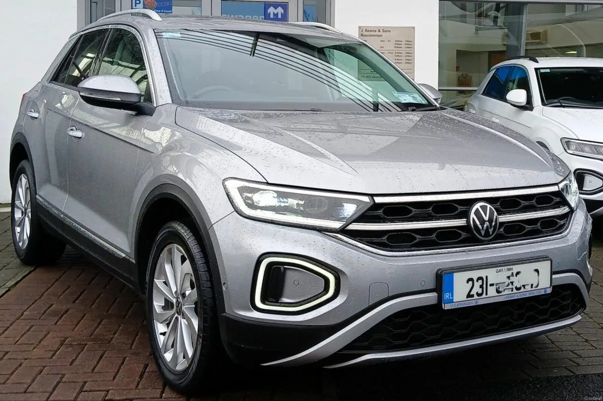 Volkswagen T-Roc Style 2.0 TDI 116HP **REAR VIEW C - Image 1