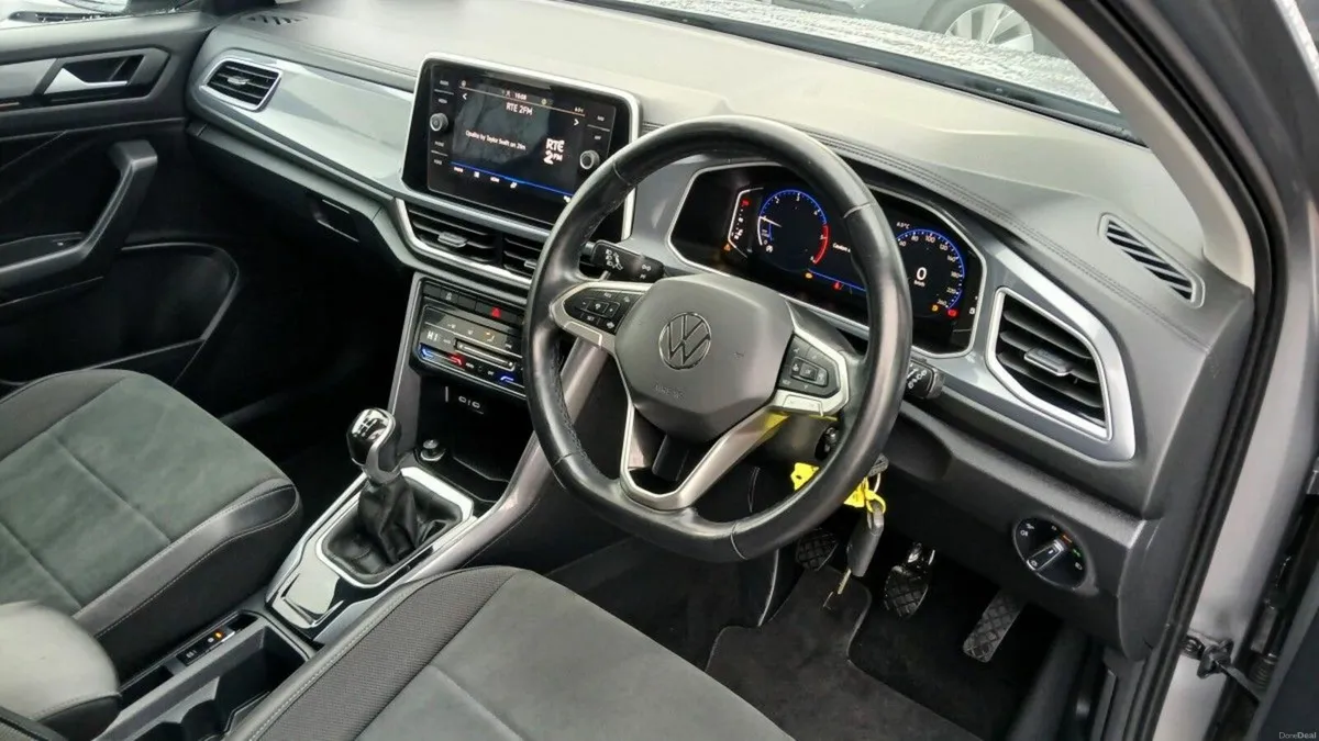 Volkswagen T-Roc Style 2.0 TDI 116HP **REAR VIEW C - Image 4
