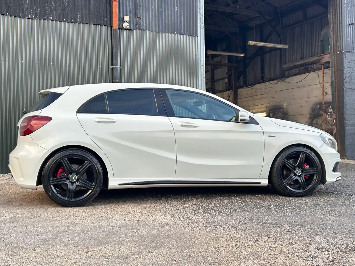 Mercedes-Benz A250 AMG line 211hbp - Image 3