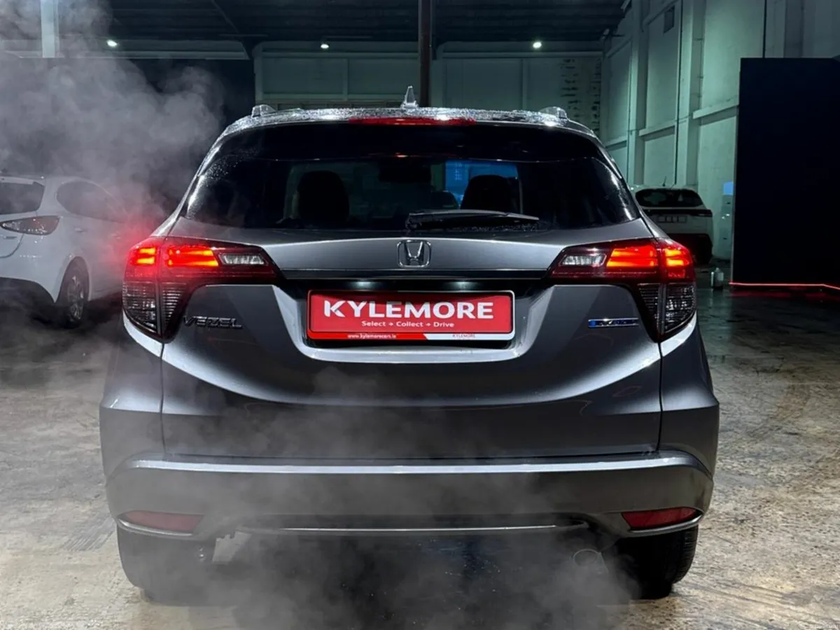 Honda Vezel 1.5L AUTOMATIC HYBRID - REVERSE CAMERA - Image 4