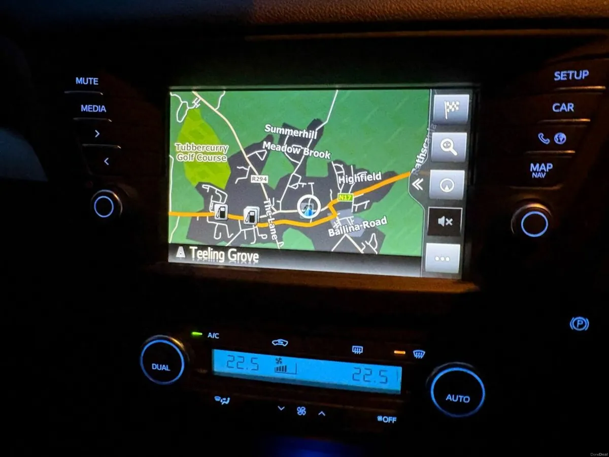 Toyota Avensis 1 6 D4D Business Edition Estate - Image 2