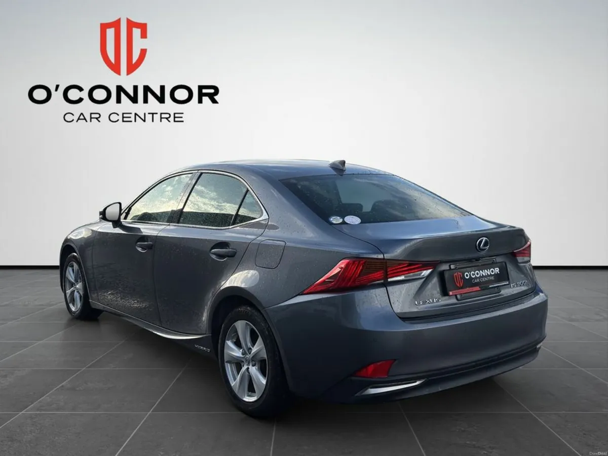 Lexus IS 2.5 - Image 4