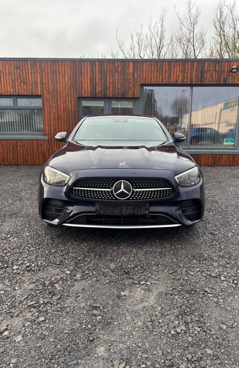 Mercedes-Benz 300 2021 - Image 2