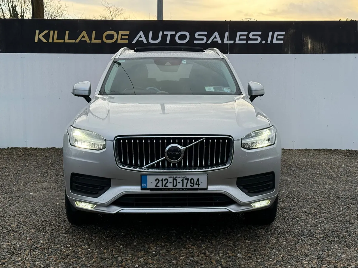 Volvo XC90 2.0D Momentum 235HP AWD 7 Seat Auto - Image 2