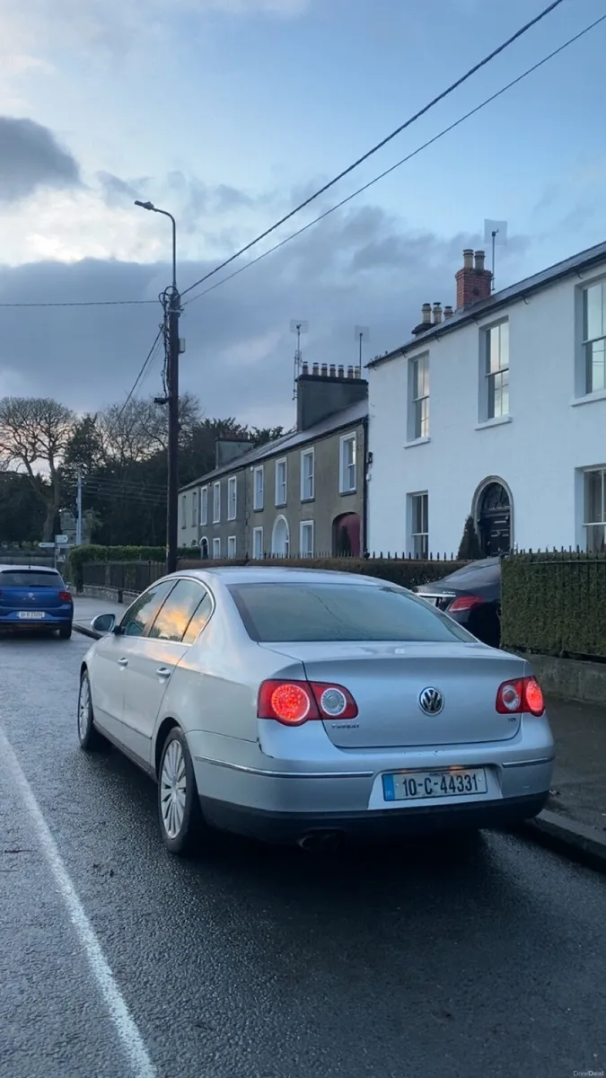 Volkswagen Passat 2010 - Image 3