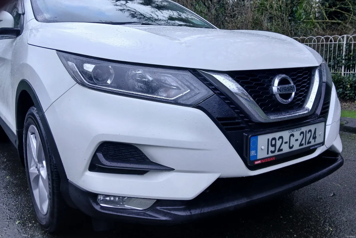Nissan Qashqai 2019 *ONE OWNER* 1.5 DCi SV 5dr - Image 3