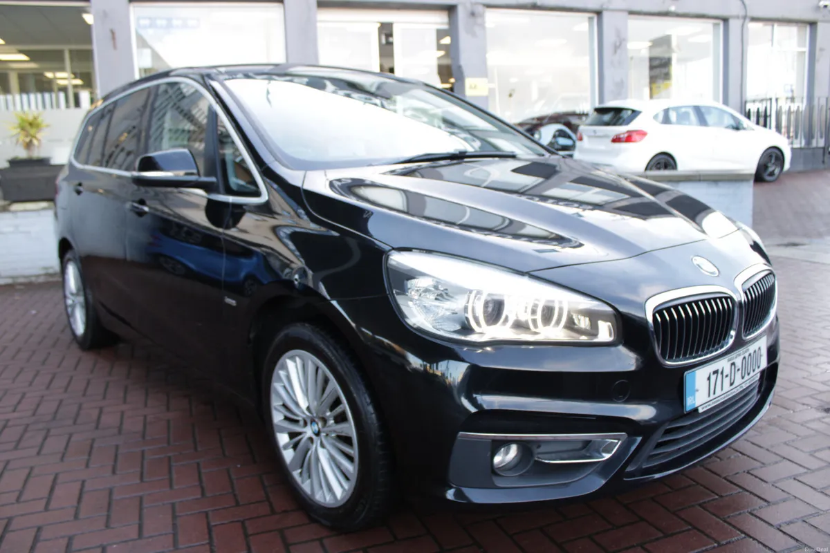 2.0D SE LUXURY 7 SEATER AUTOMATIC // IMMACULATE CO - Image 2