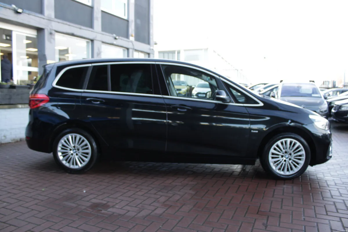2.0D SE LUXURY 7 SEATER AUTOMATIC // IMMACULATE CO - Image 3