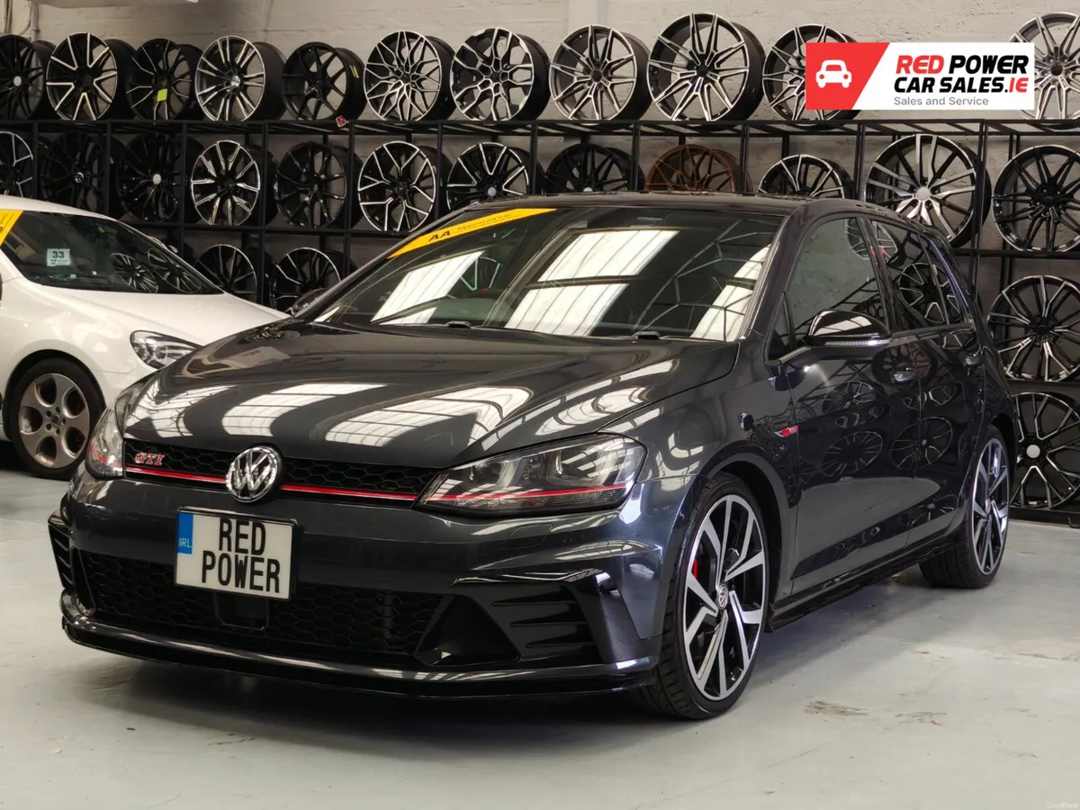 2016 Golf GTI Clubsport Track Edition//LOW KMs - Image 2