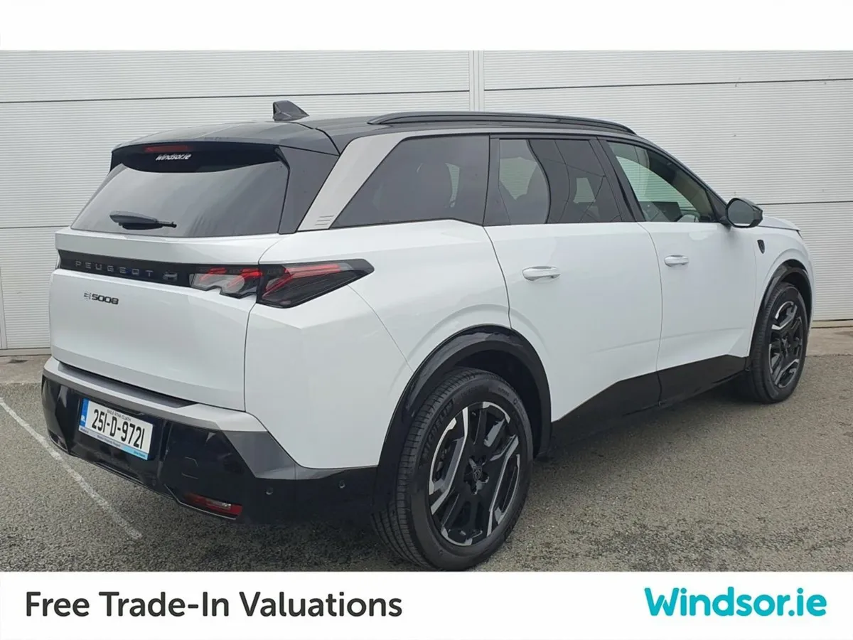 Peugeot 5008 Electric GT 73kwh 210hp - Image 3