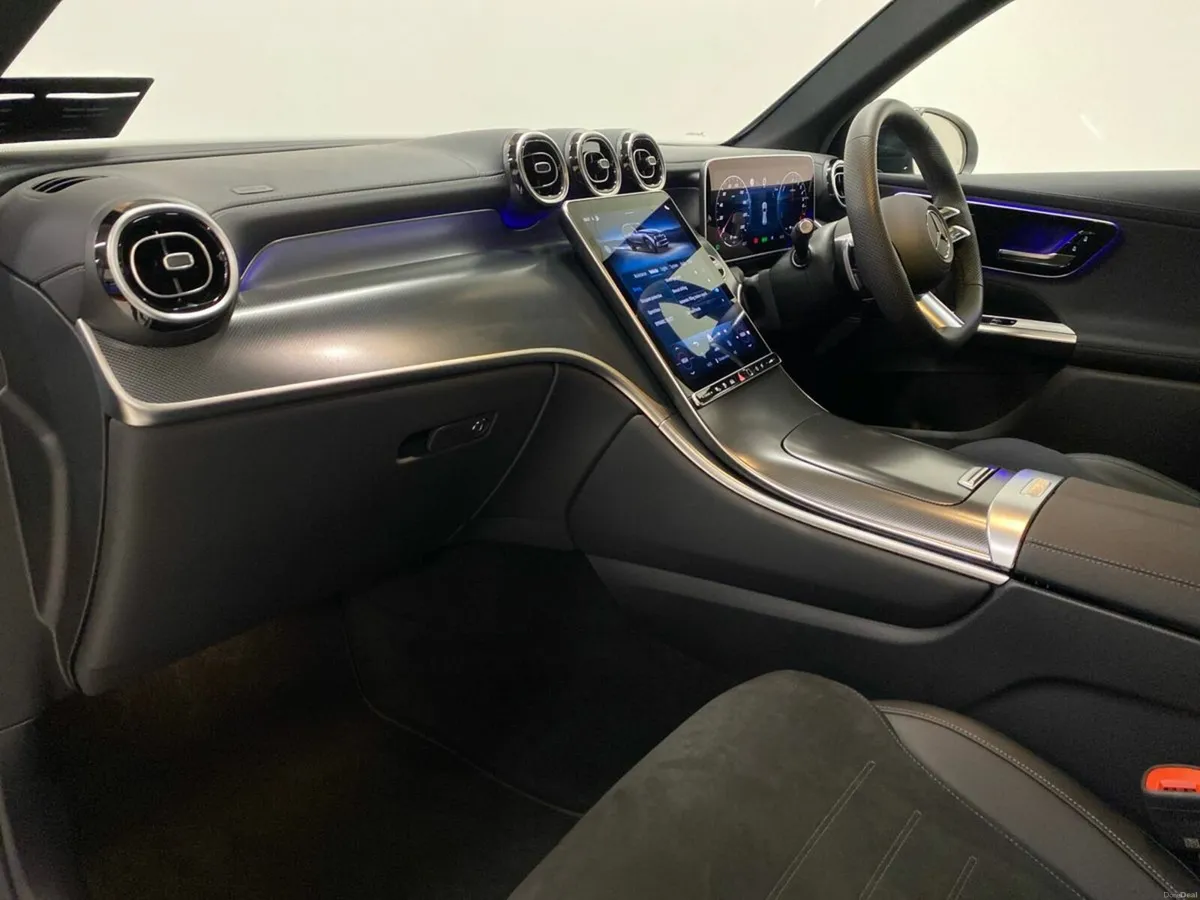 Mercedes-Benz GLC GLC 300 e Urban Edition MATIC - Image 6