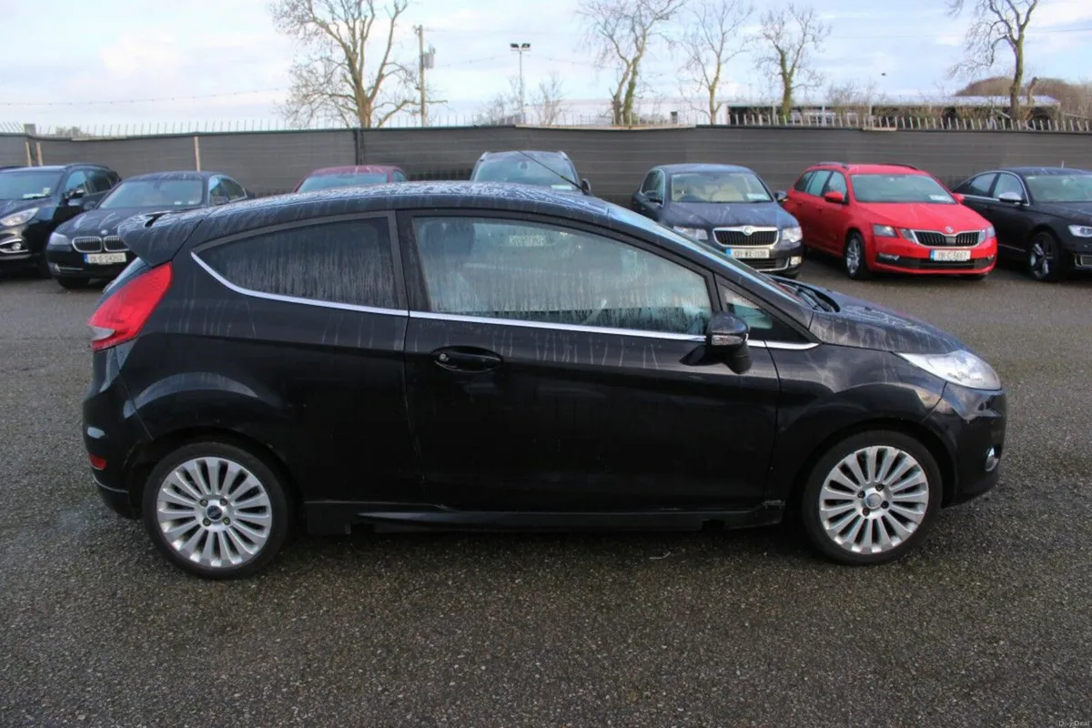 Ford Fiesta 1.4TDCi 68 PS Titanium- TENDER 28 - GR - Image 3